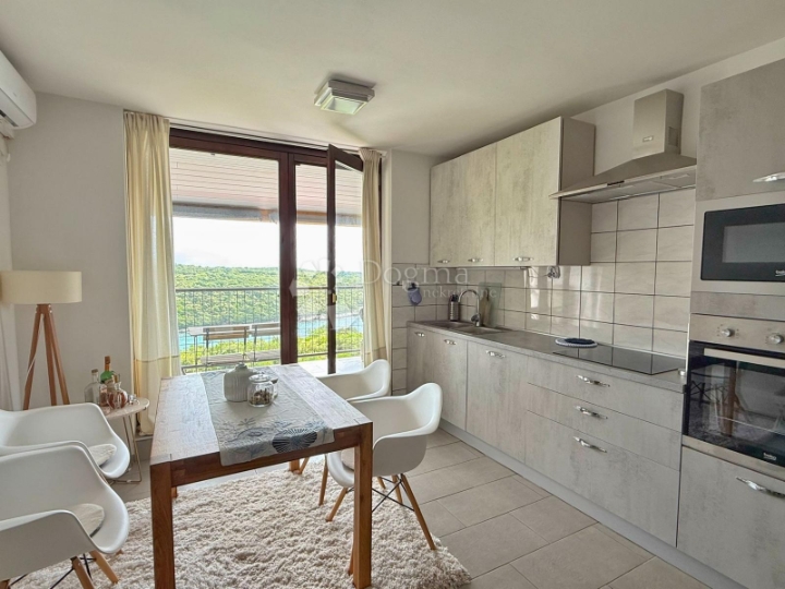 Najbolja lokacija u Marčani, apartman 1. red do mora