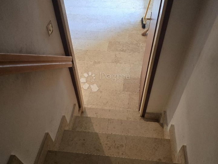Marčelji, kuća sa okućnicom,garažom