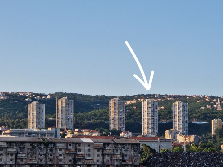 Trosoban stan + DB na 4.katu, 83 m2