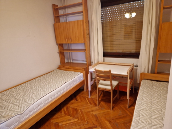 Trosoban stan + DB na 4.katu, 83 m2