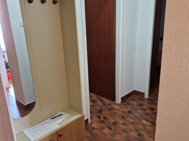 Trosoban stan + DB na 4.katu, 83 m2
