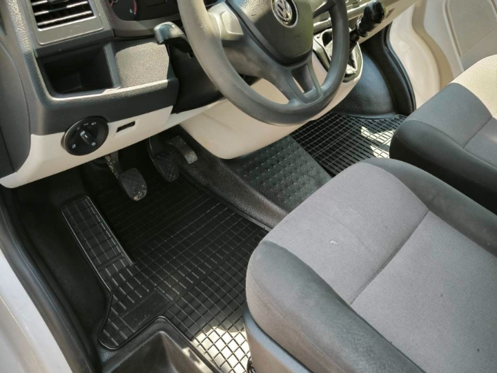 VW Transporter T6, 2017. god.