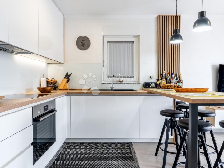 Prekrasno uređen apartman u blizini mora