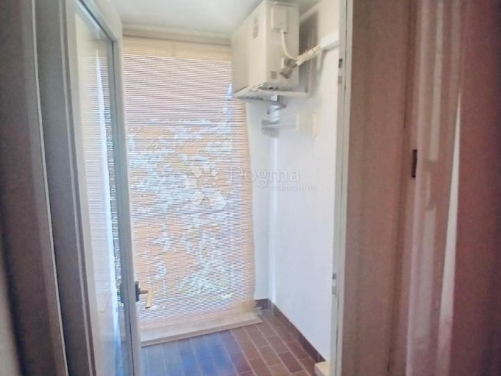 Top lokacija-Njivice/Kijac, apartman 150 m od mora