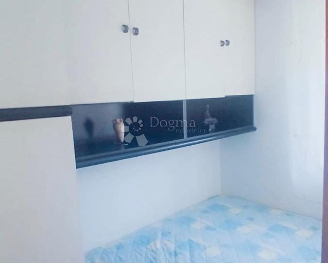 Top lokacija-Njivice/Kijac, apartman 150 m od mora