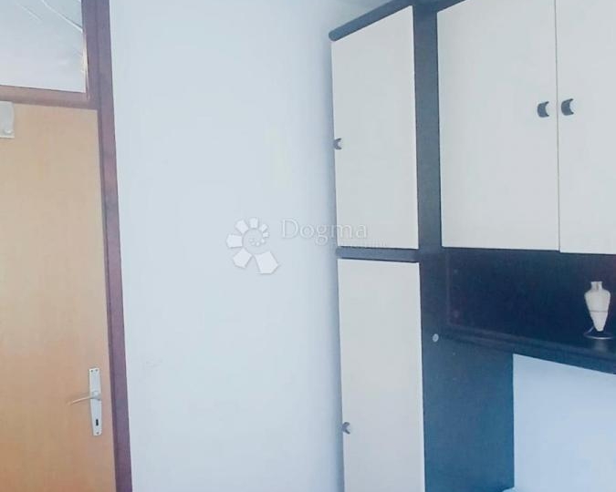Top lokacija-Njivice/Kijac, apartman 150 m od mora