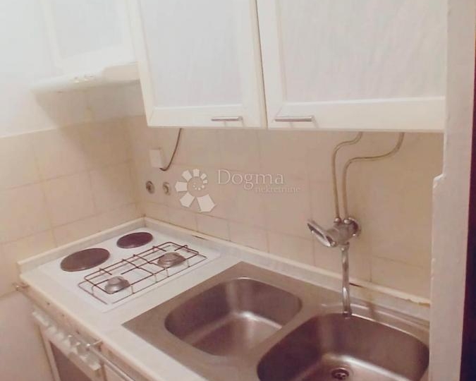 Top lokacija-Njivice/Kijac, apartman 150 m od mora