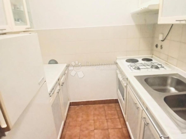 Top lokacija-Njivice/Kijac, apartman 150 m od mora