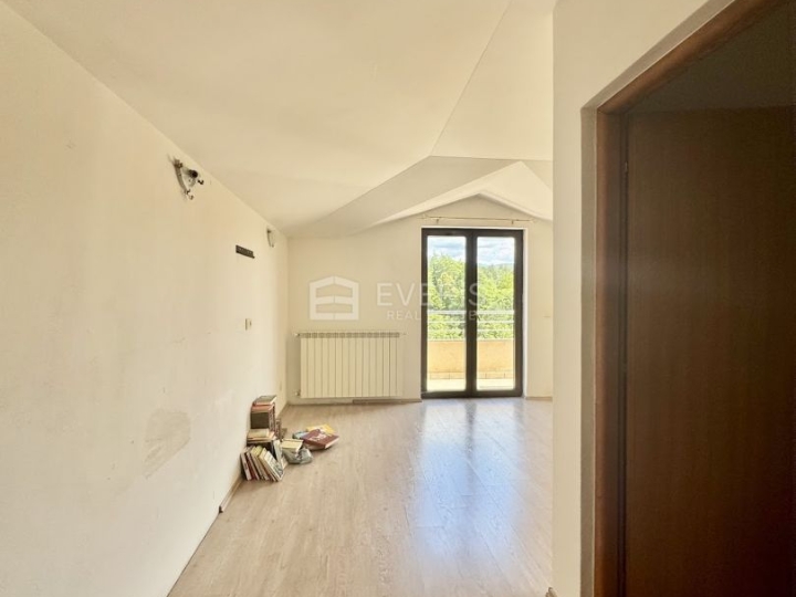 Matulji okolica, Šapjane, poslovno stambena kuća 780 m2