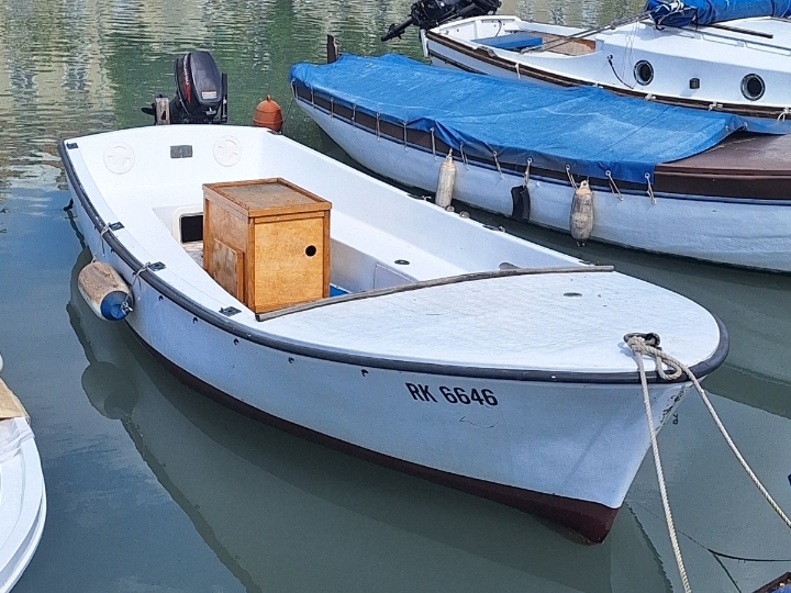 Barka Greben Vela luka 5 m