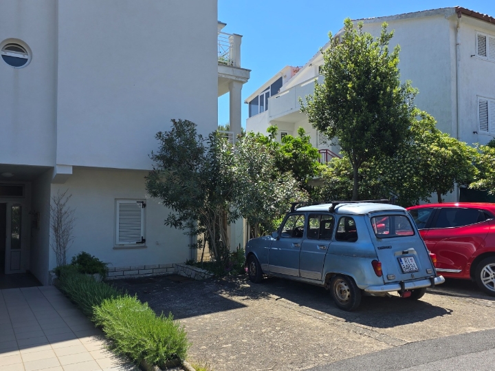 KRK, centar - stan + parking