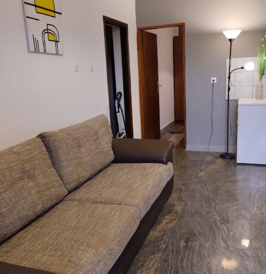Najam stana dugoročno 450 €