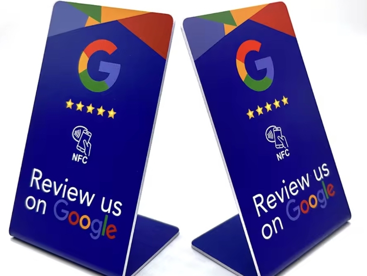 Google NFC stalak za recenzije