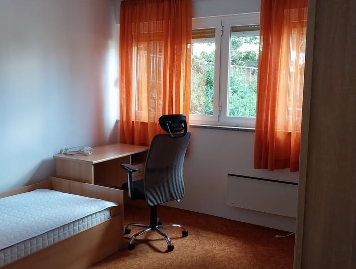 Podmurvice - stan za najam studenticama