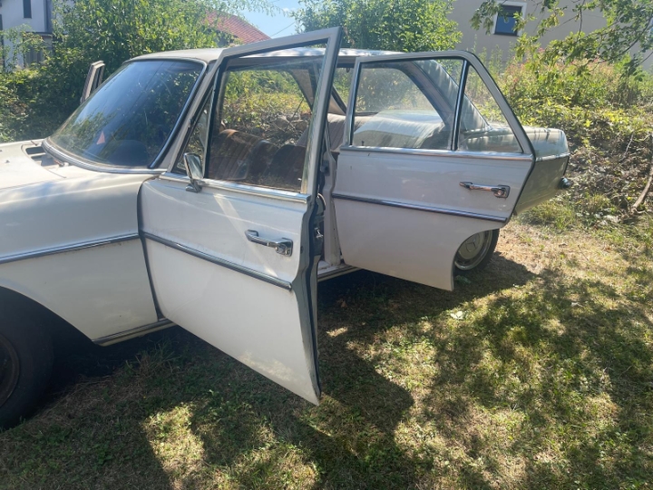 Mercedes oldtimer W114