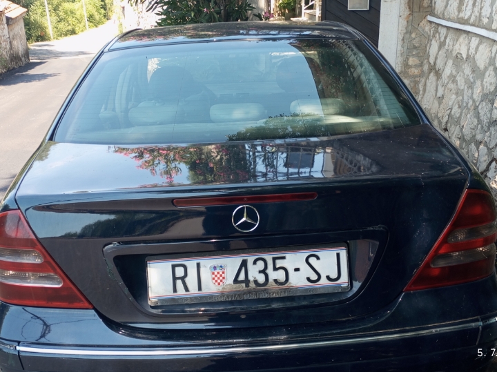 Mercedes 220 diesel