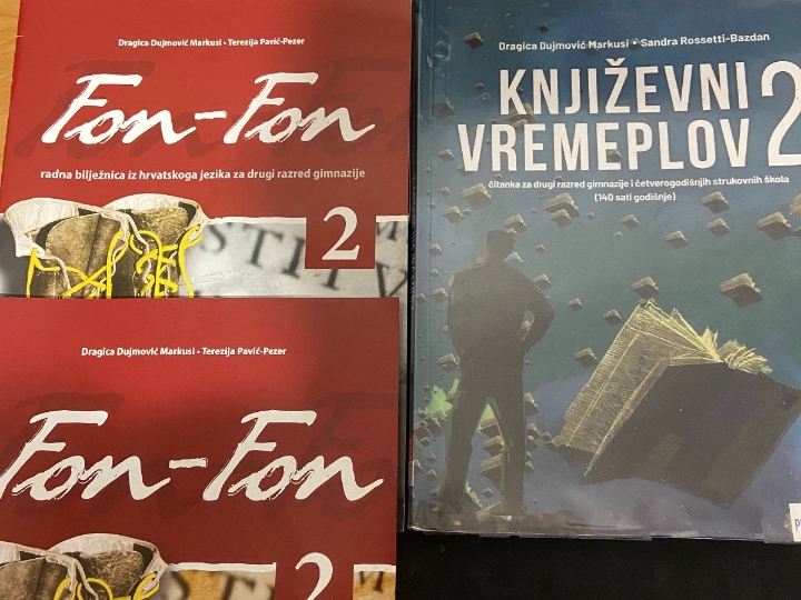 Prodajem udžbenike kao nove