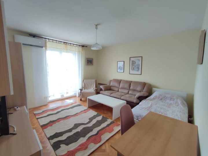 2 sobni, 52 m2, blizu više fakulteta