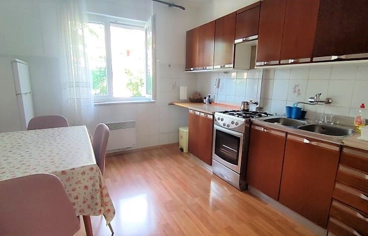 2 sobni, 52 m2, blizu više fakulteta