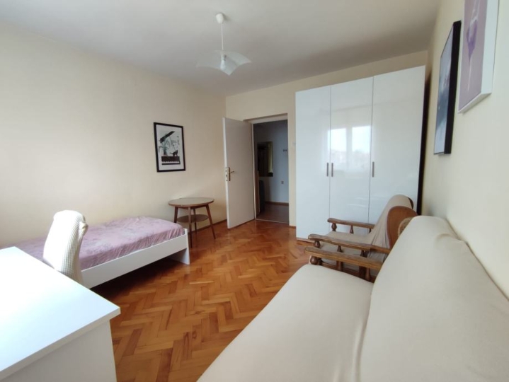 2 sobni, 52 m2, blizu više fakulteta