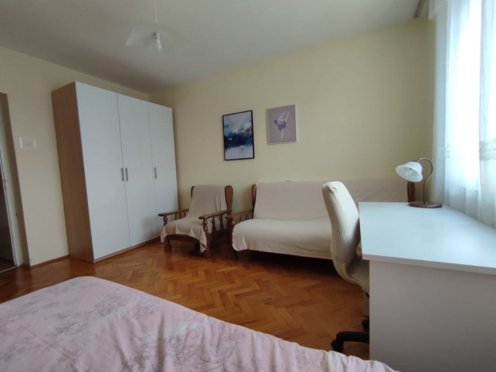 2 sobni, 52 m2, blizu više fakulteta