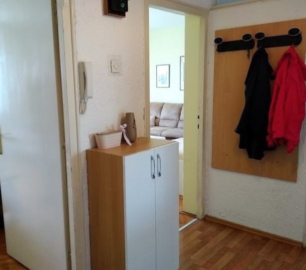 2 sobni, 52 m2, blizu više fakulteta