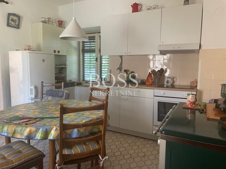 Lič, samostojeća kuća 150m2, prilika!