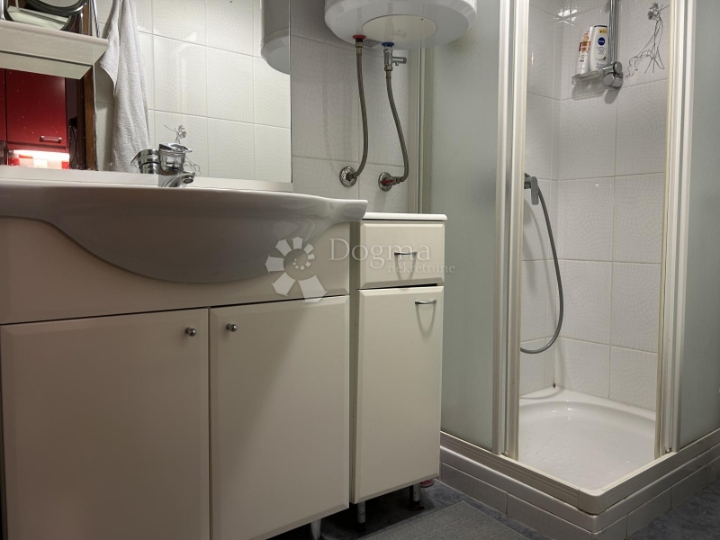 Opatija, Ika-stan 60m2 prvi red do mora
