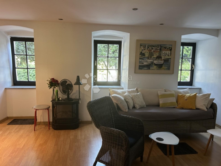 Opatija, Ika-stan 60m2 prvi red do mora