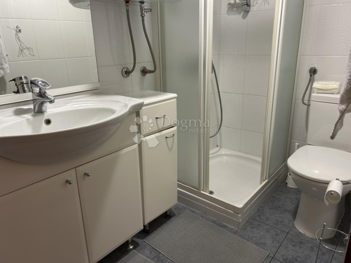Opatija, Ika-stan 60m2 prvi red do mora
