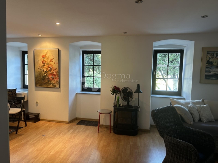 Opatija, Ika-stan 60m2 prvi red do mora