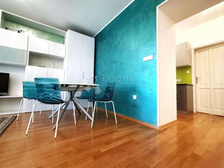 Ugodan apartman u najužem centru Opatije! Rijetko!