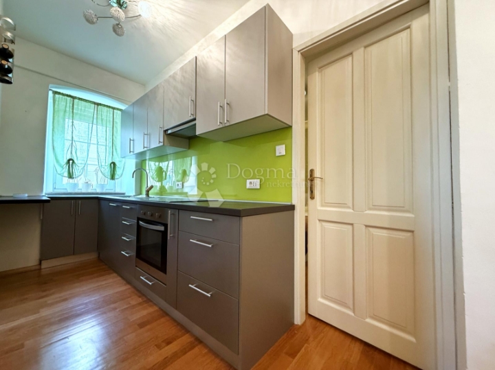 Ugodan apartman u najužem centru Opatije! Rijetko!