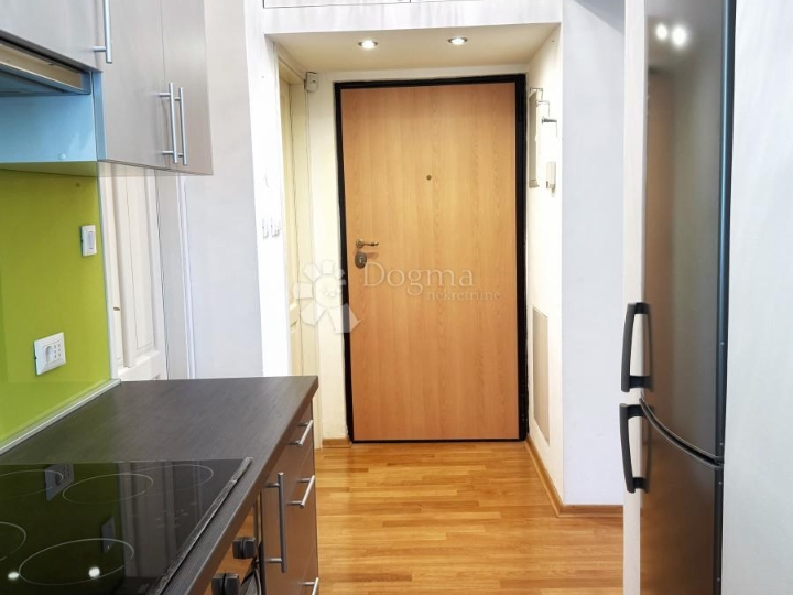 Ugodan apartman u najužem centru Opatije! Rijetko!
