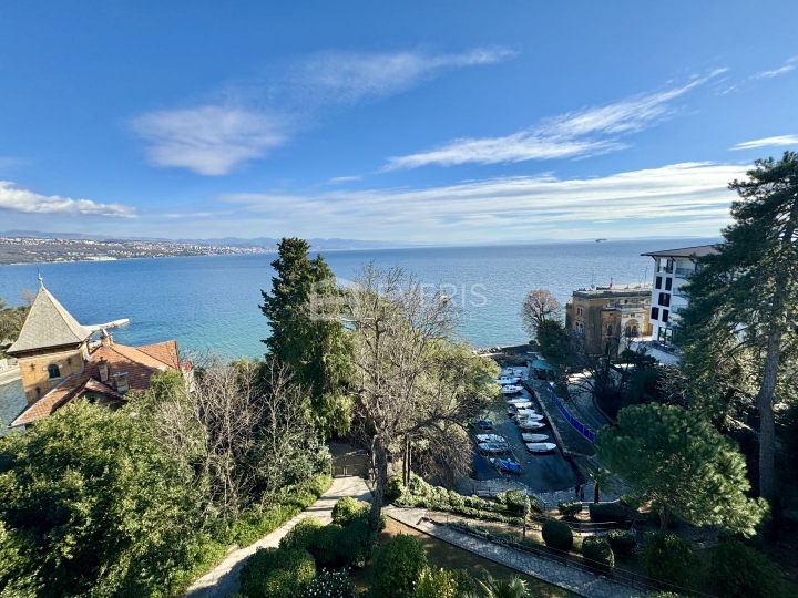 Opatija, stan i garsonijera 109 m2, 1. red do mora