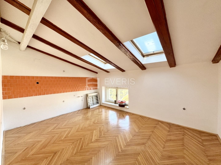 Opatija, stan i garsonijera 109 m2, 1. red do mora