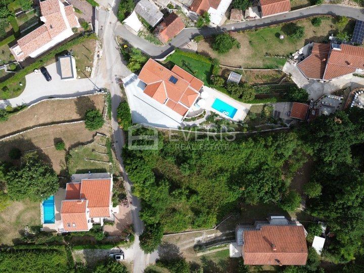 Opatija okolica, Poljane, zemljište 1.283 m2, građ. dozvola