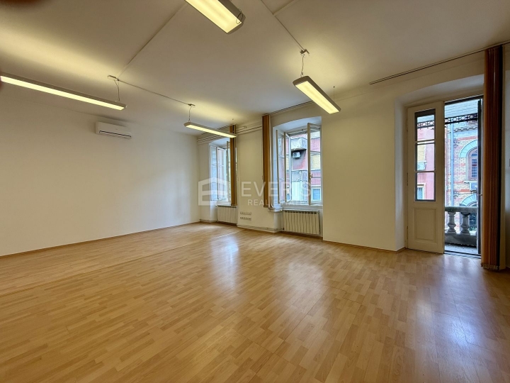 Rijeka, stan u centru grada, 110 m2