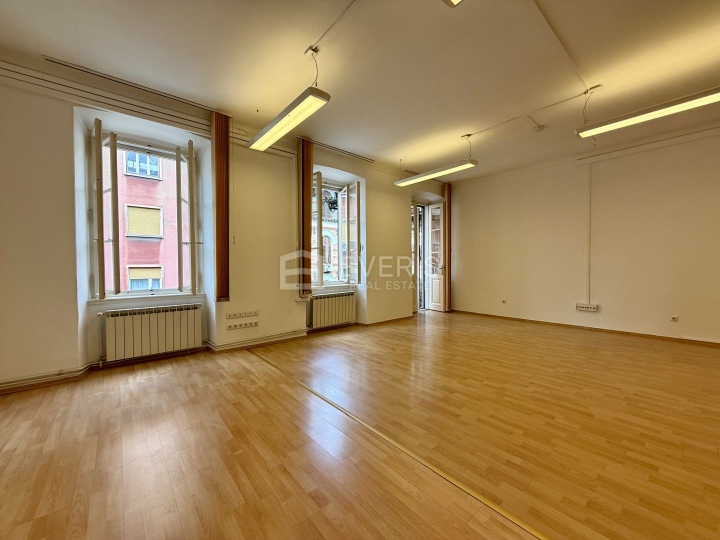 Rijeka, stan u centru grada, 110 m2