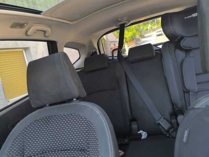 Nissan Qashqai +2 2.0 family pack