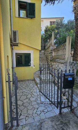 Dvojna kuća u mirnom predjelu Boćac – Mali Lošinj