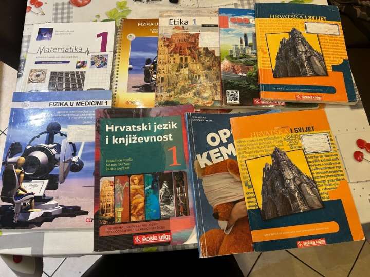 Prodaja knjiga za Medicinsku školu