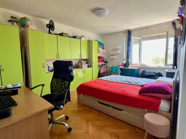 Podmurvice, odličan 2Skl. peterokatnica