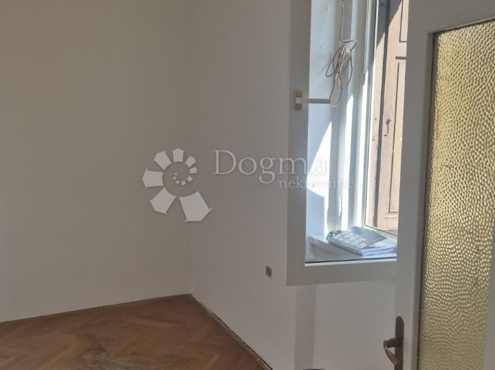 Odličan stan u blizini fakulteta