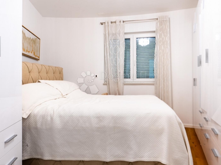 Martinkovac, 96.20m2, 3S+DB novogradnja, balkon, pogled