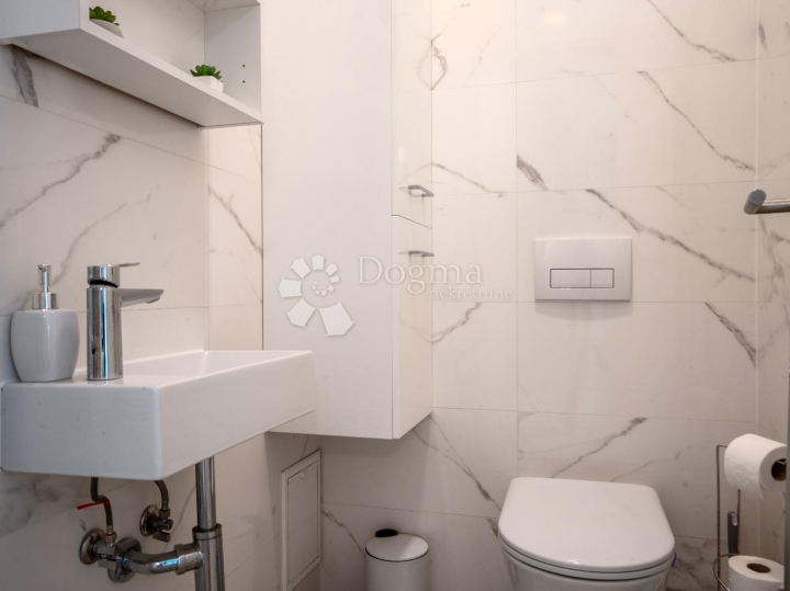 Martinkovac, 96.20m2, 3S+DB novogradnja, balkon, pogled