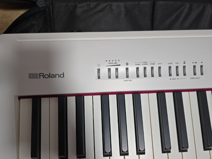 Klavir Roland FP-30, skoro novo