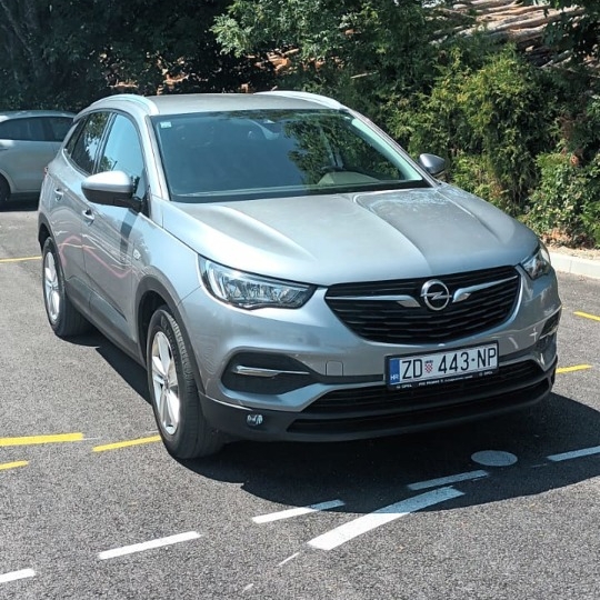 Hitno! Opel Grandland 1.5 CDTI