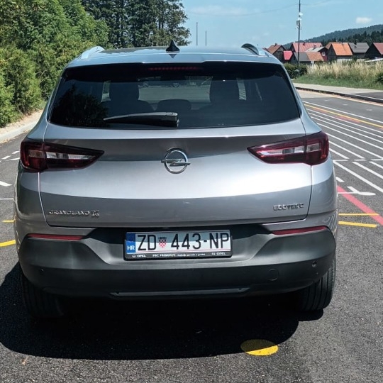 Hitno! Opel Grandland 1.5 CDTI