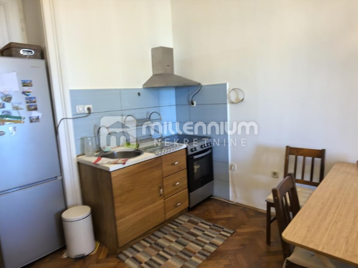 Rijeka, Bulevard, 68.25m2, 2-sobni s dnevnim + podrumski prostor